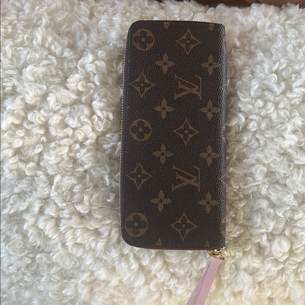 Louis Vuitton Clémence Wallet in Rose Ballerine